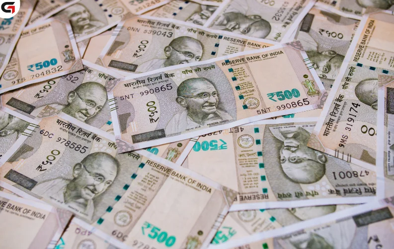Indian Rupee Falls to 8-Week Low Against Dirham Amid Geopolitical Tensions, Should UAE NRIs Send Money Now?